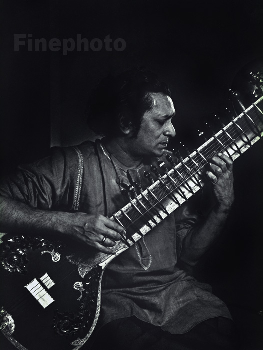 Pandit Ravi Shankar Playing Sitar 1968 Old Indian Photos