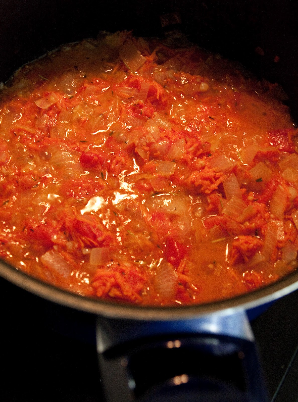 Bright July Homemade Marinara {with Garden Fresh Tomatoes}
