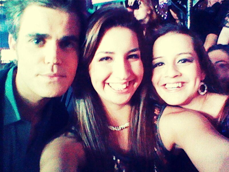 Me With A Celebrity Mayra Has Met Paul Wesley Vampire Diaries He has an older sister, monika, and two younger sisters, julia and leah. me with a celebrity blogger