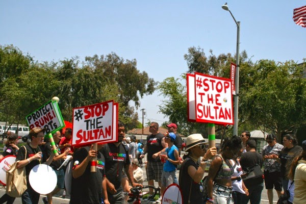 Anti Sultan of Brunei campaigners West Hollywood Pride Parade 2014 Anti Sultan of Brunei campaigners WeHo Pride Parade 2014