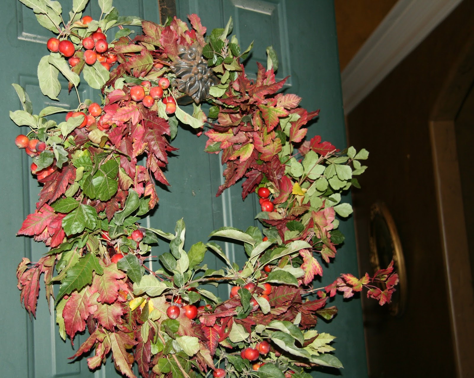 Decorated Mantel Natural Splendor Make Your Own Living Wreath