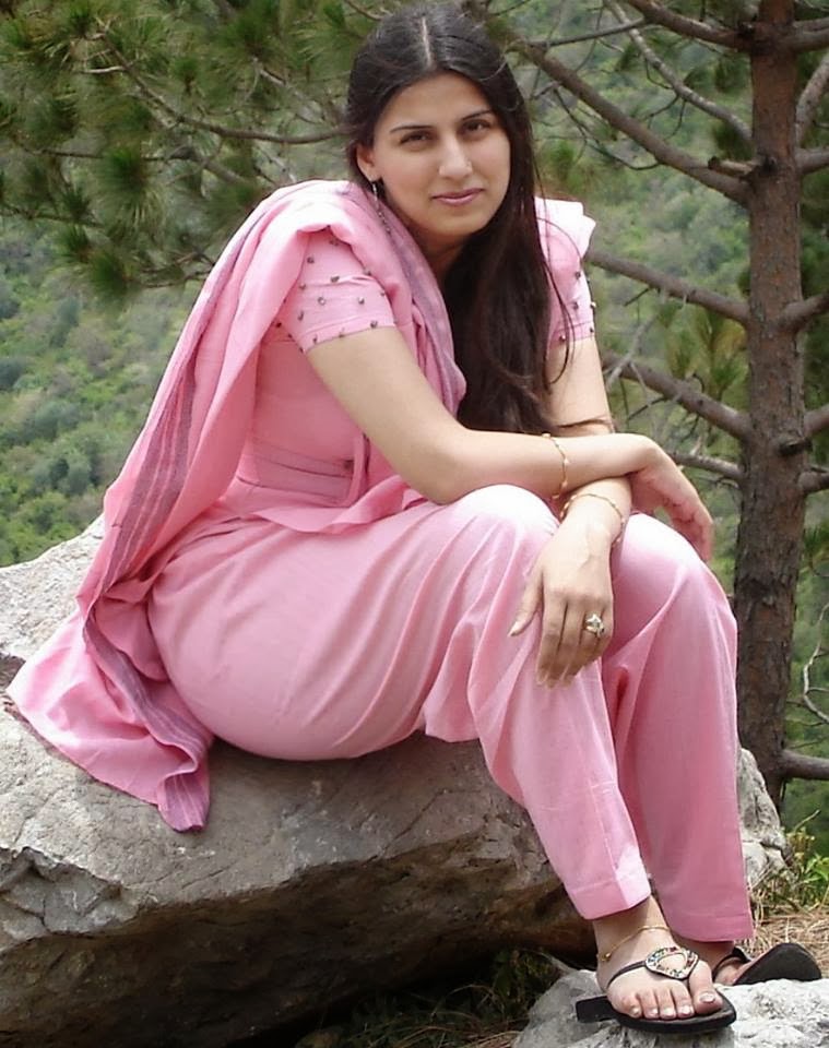 Kashmiri women beauty boobs