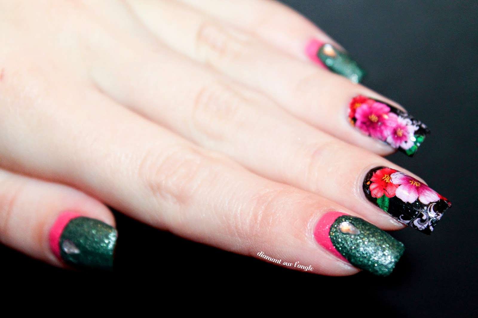 Flowery Nail Art inspired by kitsch english flowers