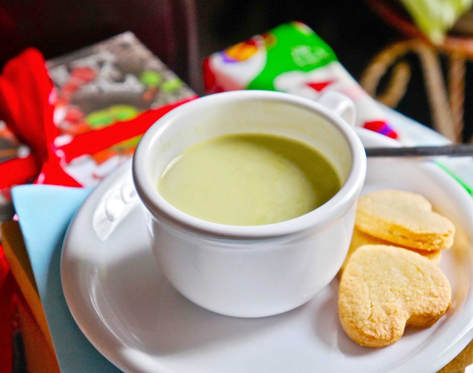 Green tea coconut cream latte