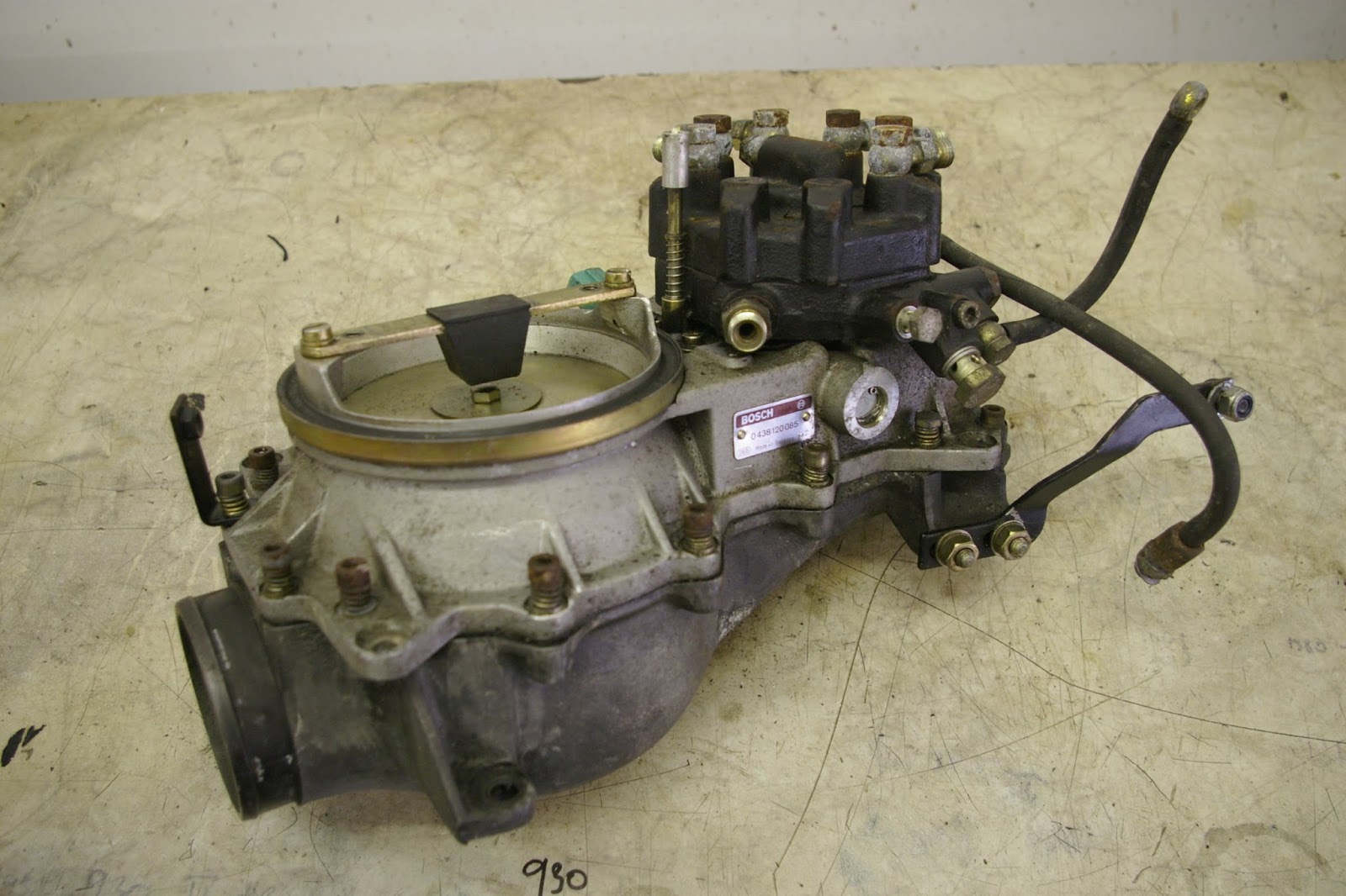 Porsche 911 Turbo 1987 restoration. K jetronik fuel metering head