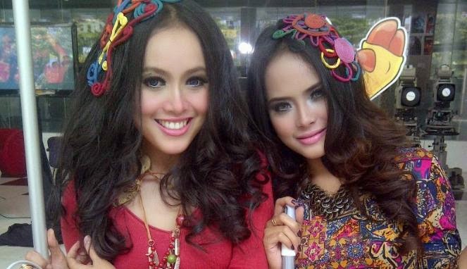 Foto Cantik Duo Sabun Colek Terbaru Foto Cantik Duo Sabun Colek Terbaru