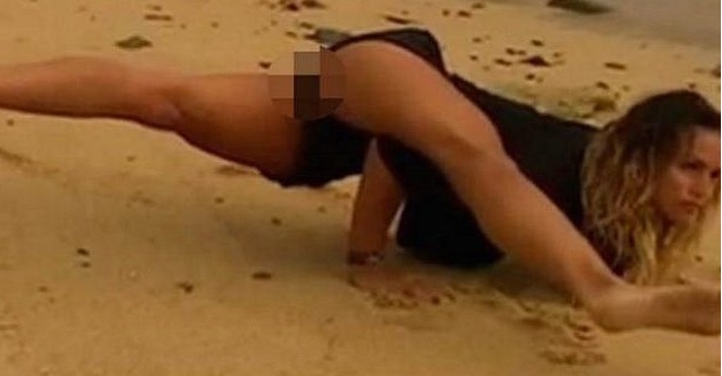 Ο Ορέστης Τσανγκ έσπασε το νύχι του, λύθηκε το κοτσιδάκι της Σόφι Πασχάλη Ο Ορέστης Τσανγκ έσπασε το νύχι του, λύθηκε το κοτσιδάκι της Σόφι Πασχάλη