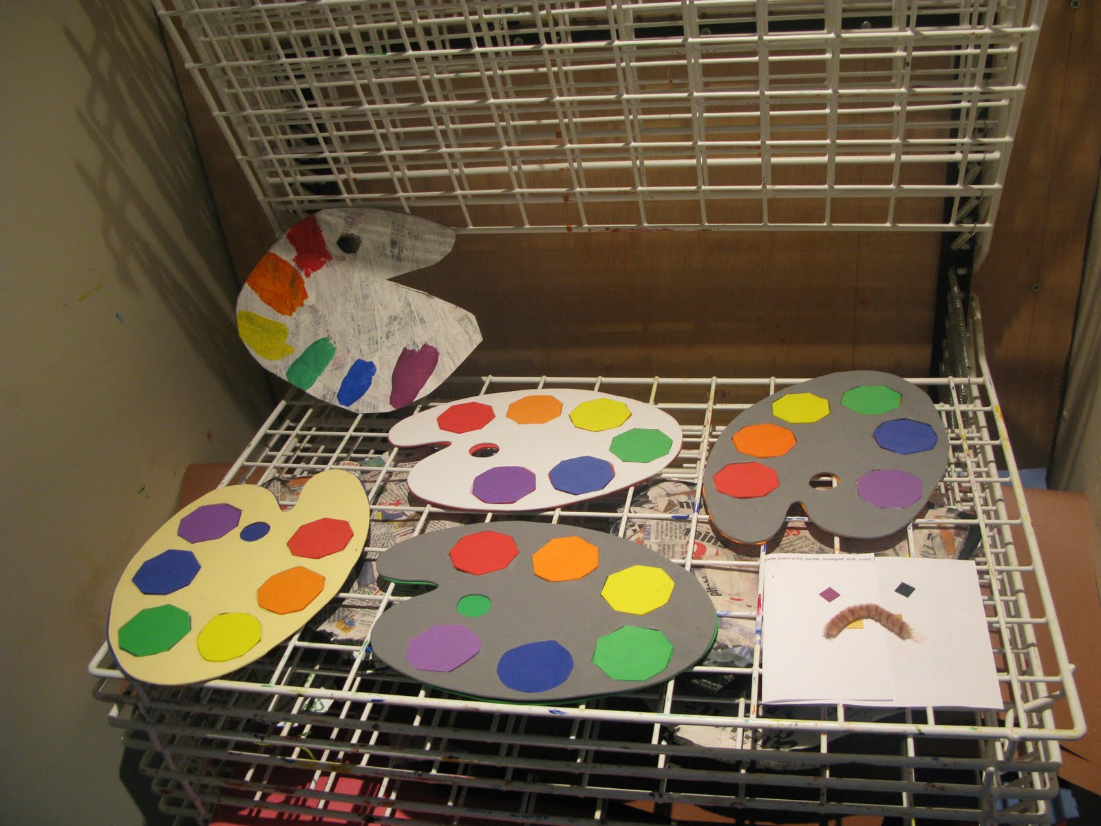 Level Best Art Cafe Artist Palette Table Centres