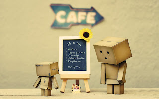 danbo pilih menu di cafe danbo pilih menu di cafe