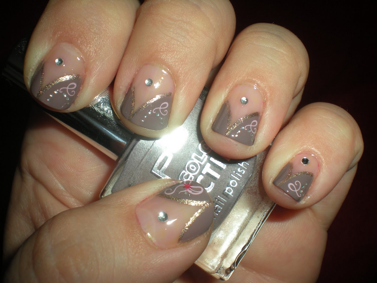 Wohnzimmerz: welche farbe passt zu taupe with augenbrauen bei ... Welche farbe passt zu welcher