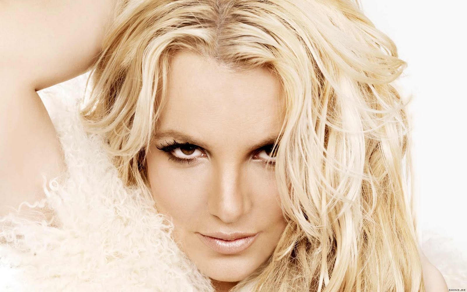 http://4.bp.blogspot.com/-5Ckc0eq3w4Q/TeCrI5Az-wI/AAAAAAAAA0Y/hNVaIn-vQks/s1600/britney-spears-1920x1200-39924.jpg