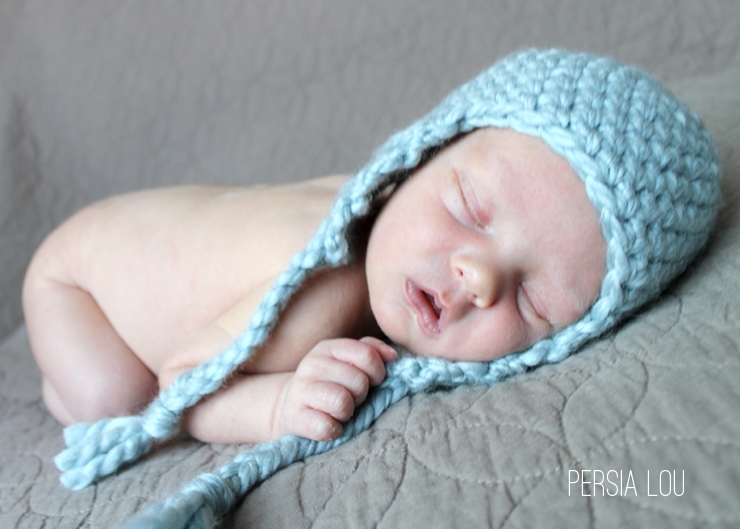 Simple Newborn Earflap Hat ? Free Crochet Pattern