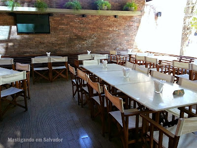 Pereira Restaurante: Ambiente externo da unidade do Itaigara