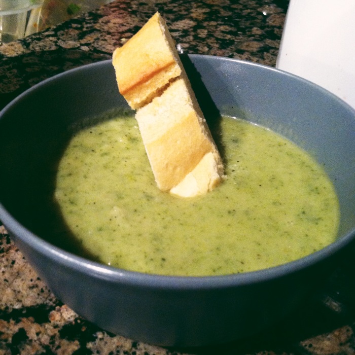 amber cooks zucchini and rice soup