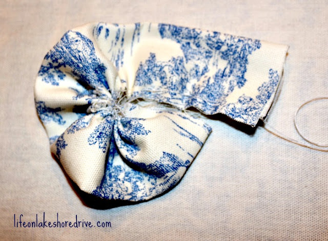how to make fabric flower rosettes, tutorial    