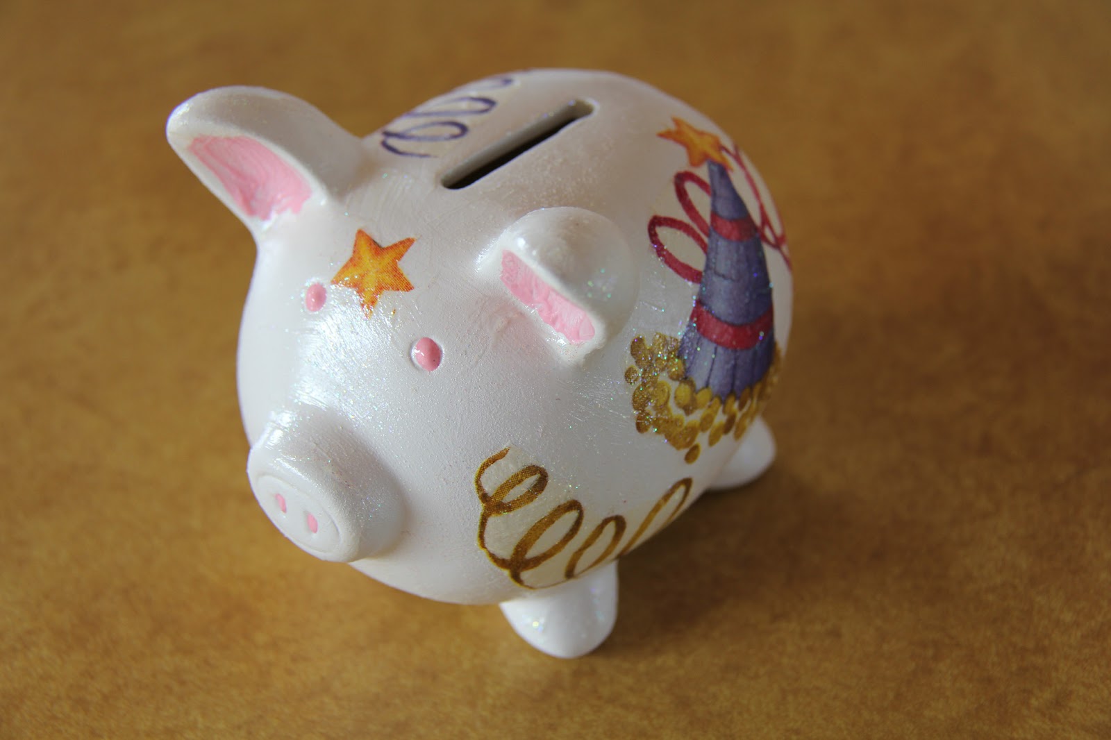 Express Your Creativity Decorate a Piggy Bank