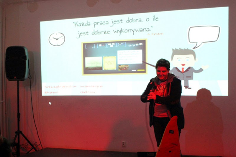 Jej Czaplickość rozpoczyna prezentację Geek Girls Carrots Łódź, Monika Czaplicka, social media,