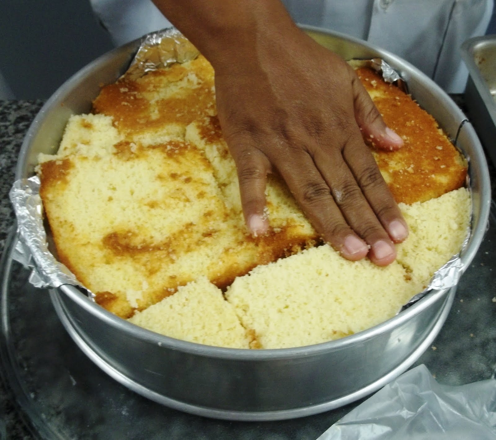1º Aula curso grátis bolo decorado com pasta americana rechear