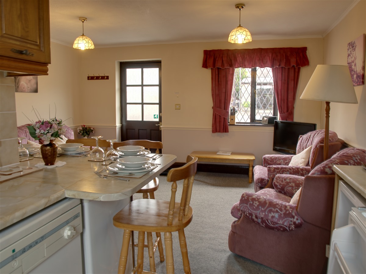 ParcCoedMachen Country Cottages, St BridesSuperEly, Cardiff, www