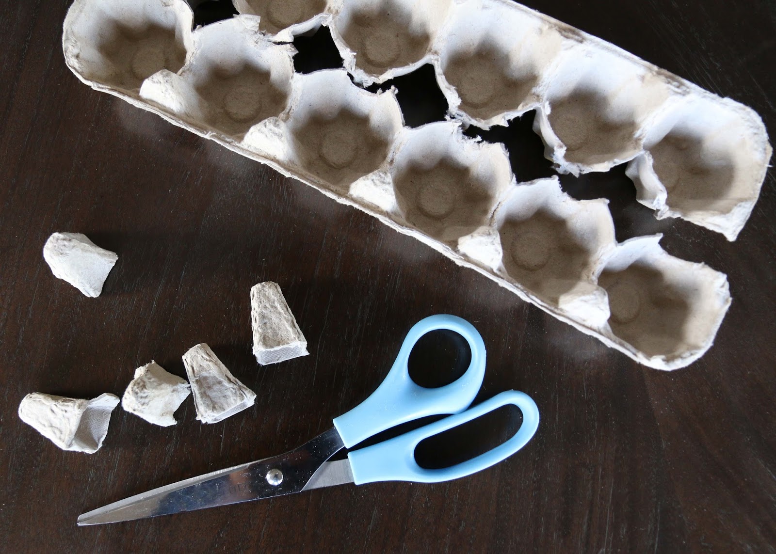 Upcycle // Papier Mache Roses from an Egg Carton