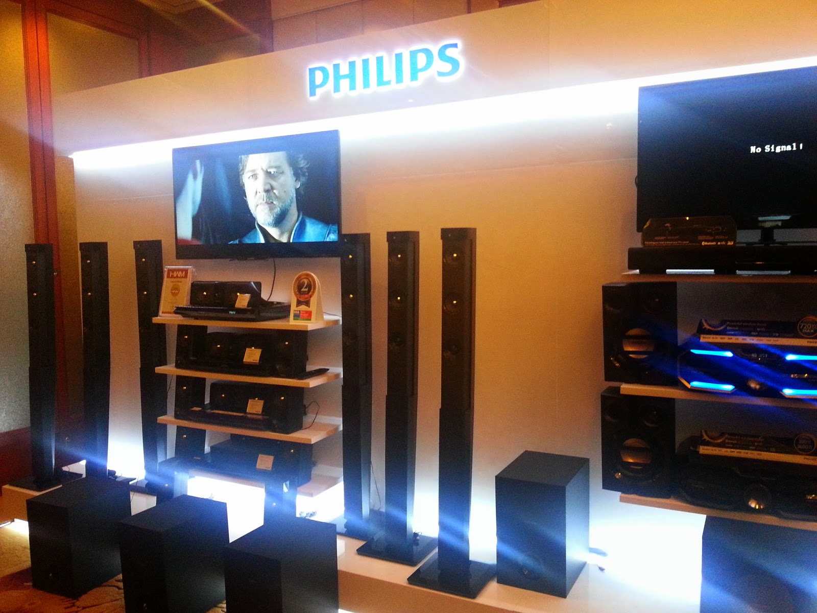 Shopgirl Jen Philips 2014 Home Entertainment and Sound Collection Launch