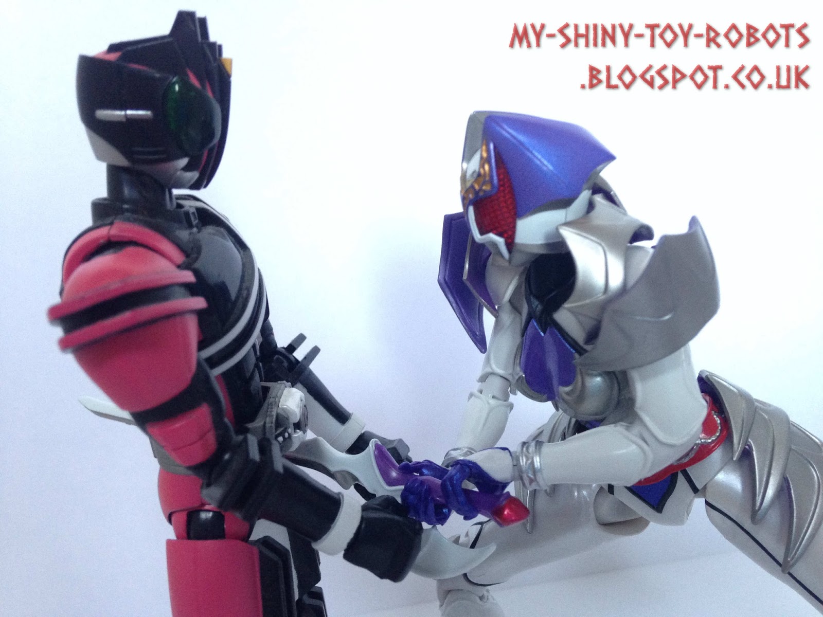 My Shiny Toy Robots: Toybox REVIEW: S.H. Figuarts Kamen Rider Kiva-la