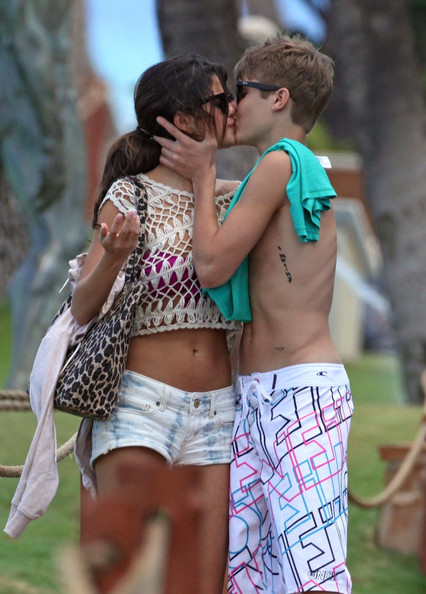 justin bieber and selena gomez beach date. Shirtless Justin Bieber was