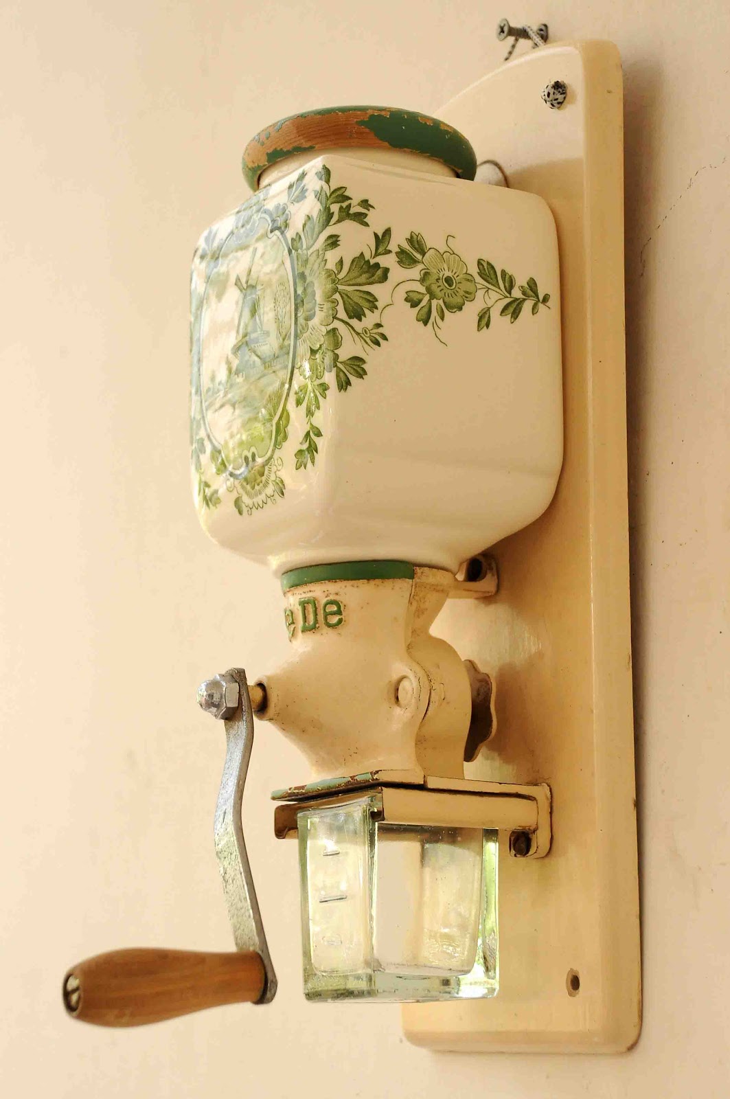 Old Vintage Gallery Antique Dutch Coffee Grinder "Pe De" Circa 19401950