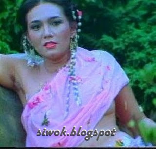 Foto Bulu Ketiak Artis Indonesia Eva Arnaz Indah Rahma Dewi