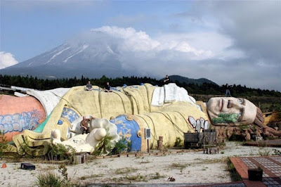 15 Tempat Terbengkalai Karena Ditinggal Oleh Penghuninya Gulliver’s Travels Park - Kawaguchi, Japan