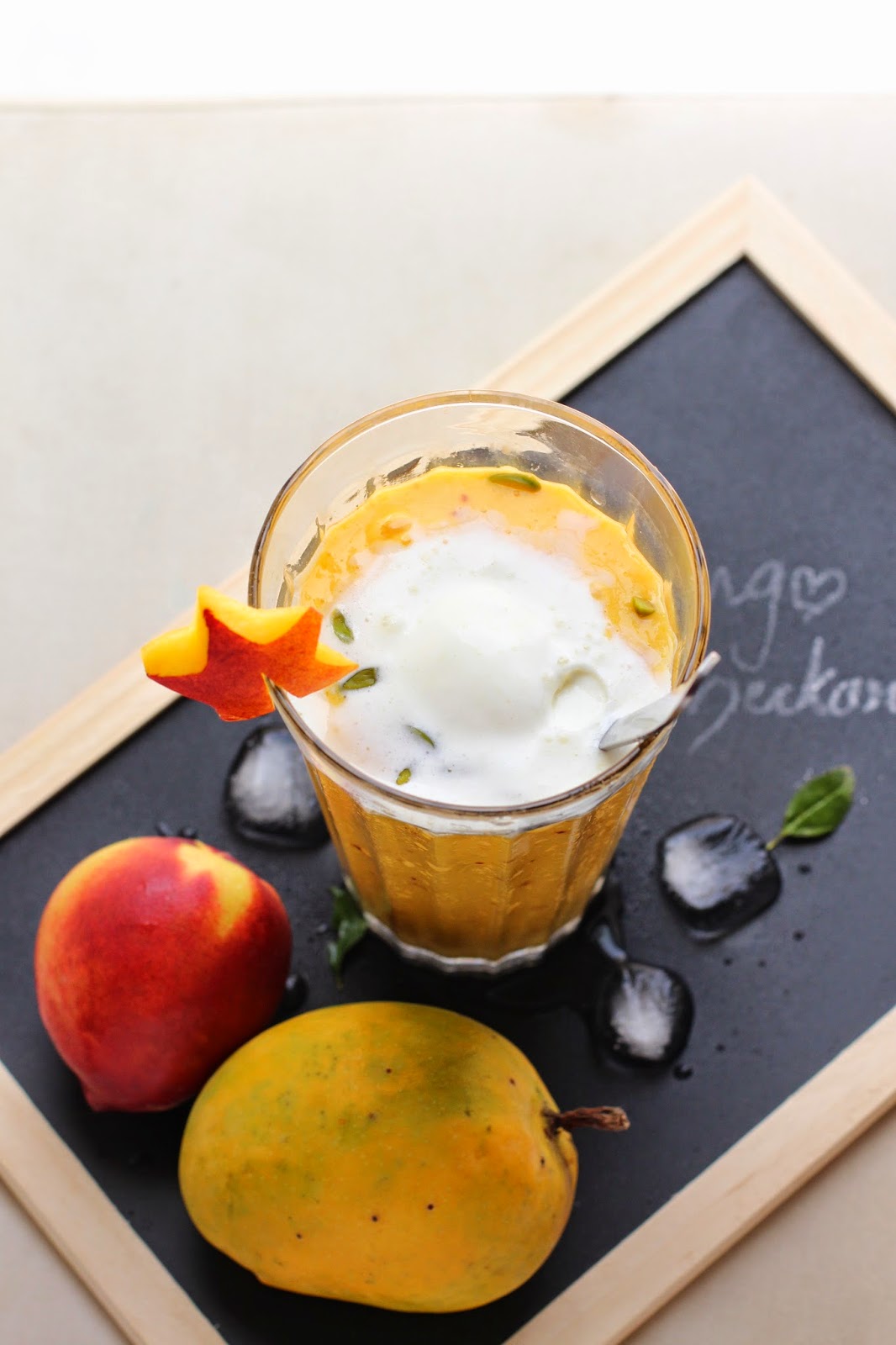 Plateful Mango Nectarine Smoothie