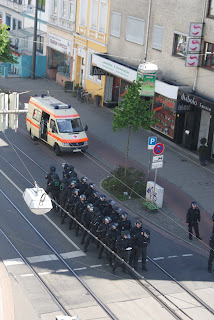 polisi-berbaris polisi-berbaris