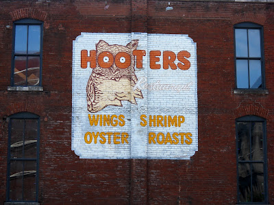 Hooters Signage in Nashville Hooters Mural in Nashville