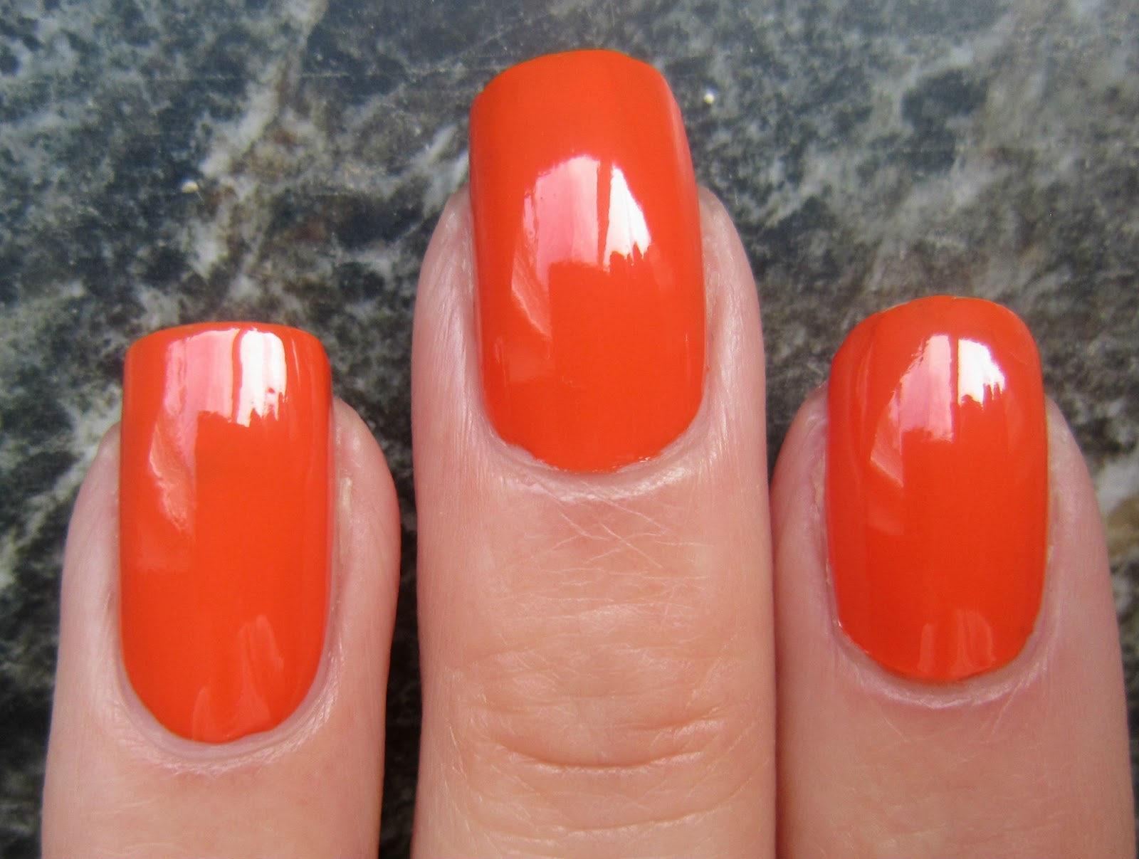 NAILTASTIC L'Oréal Color Riche Le Vernis Lush Tangerine