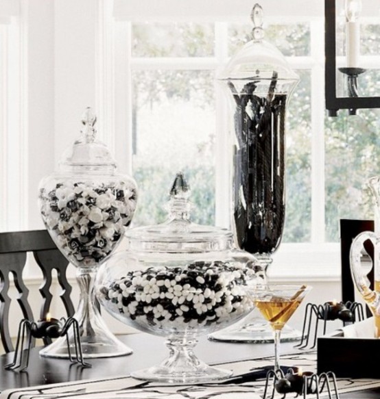 50 ideas para decoración de halloween elegante en blanco y negro ... Elegantes decoración Candelabros