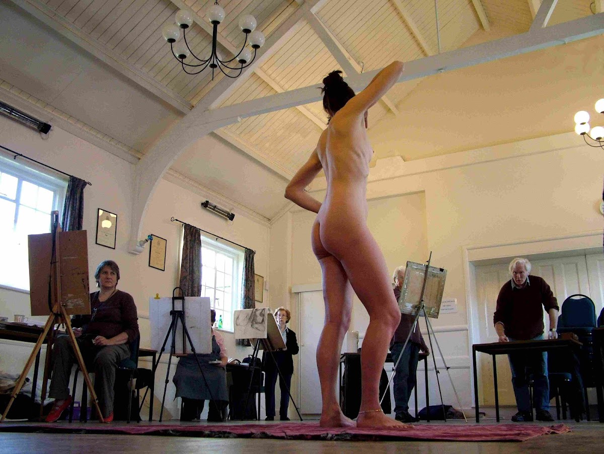 http://4.bp.blogspot.com/-5OkaHvYgqS0/ULP3msDBhzI/AAAAAAAAAO8/J9Z3AvNXwc8/s1200/Stockcross_LIfe_Drawing_Class_with_Rosemarie_Centre_Stage_Small.jpg