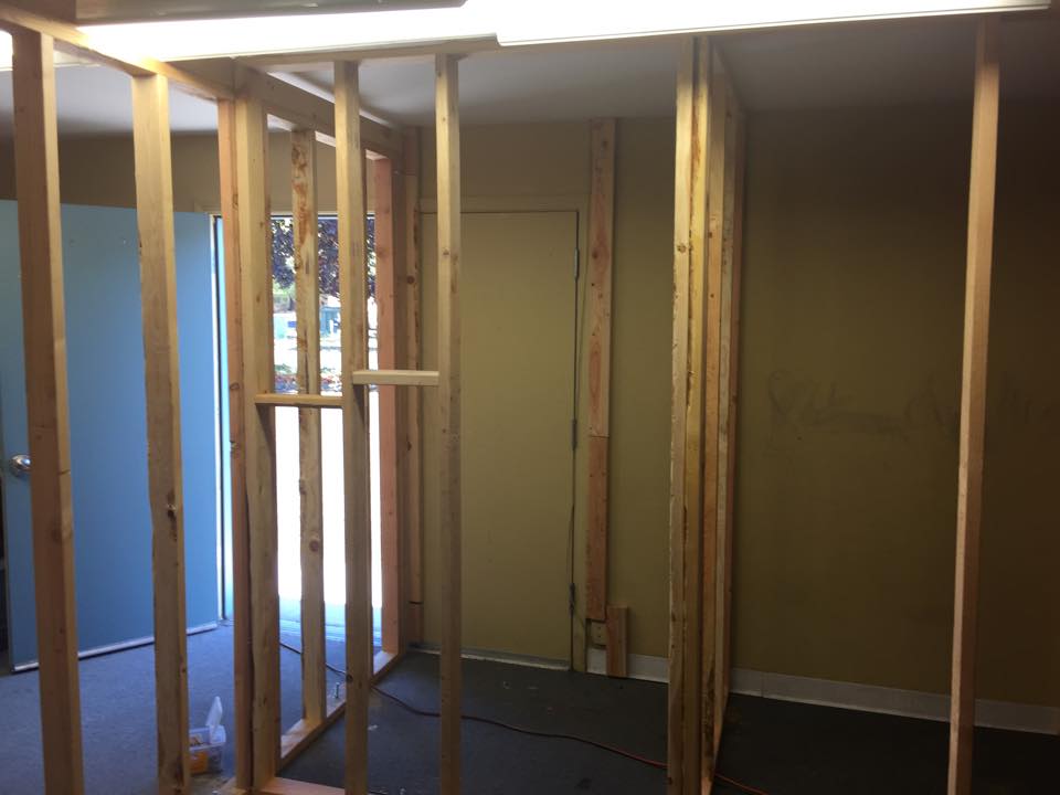 One Thrifty Chick DIY Dressing Rooms { Budget Designs }