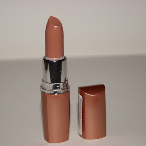Maybelline Extreme Moisture Lipstick in Pinky Beige - Review