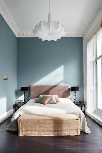 Un habitación con paredes en azul | Decoración
