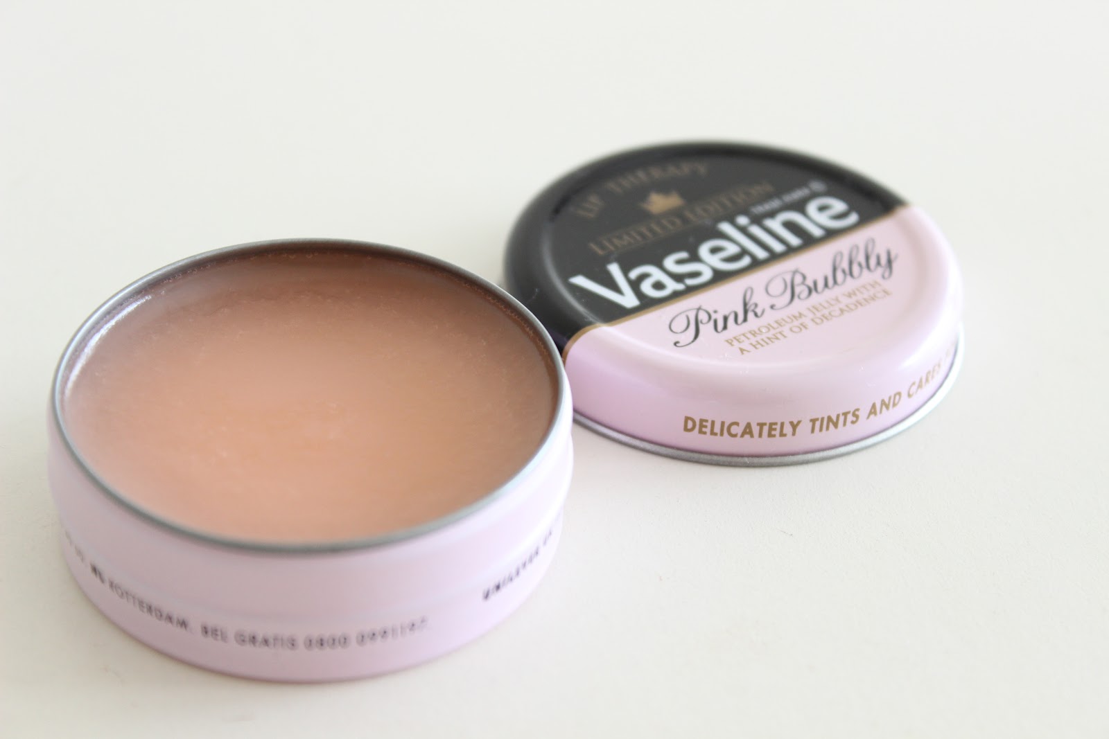 pink bubbly vaseline lip therapy