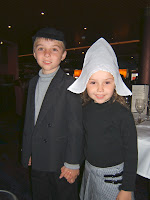 dutch night the kids with their dutch hats on