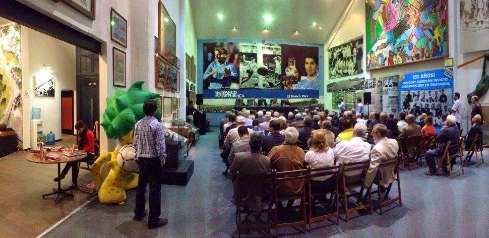 Lanzamiento del libro "Entre libros y deportes" de Hugo Viglietti - Museo del Fútbol - 16/4/2015