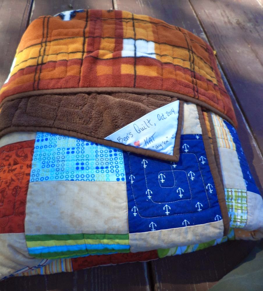 Kat & Cat Quilts Christmas Baby Quilt + How to Fold a Quilt for Gifting