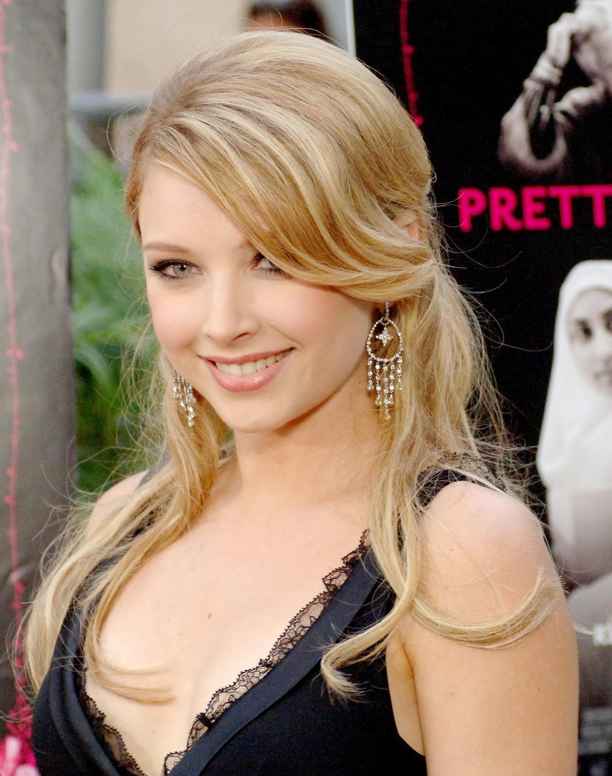 Elisabeth Harnois Pictures and Short Profile in 2012.
