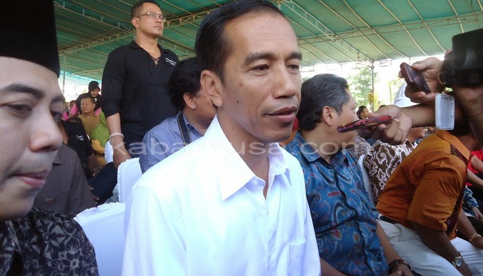 Status Fb Jokowi Suro Diro Jayaningrat Lebur Dening Pangastuti Kabarnusa Com Status Fb Jokowi Suro Diro Jayaningrat Lebur Dening Pangastuti Kabarnusa Com