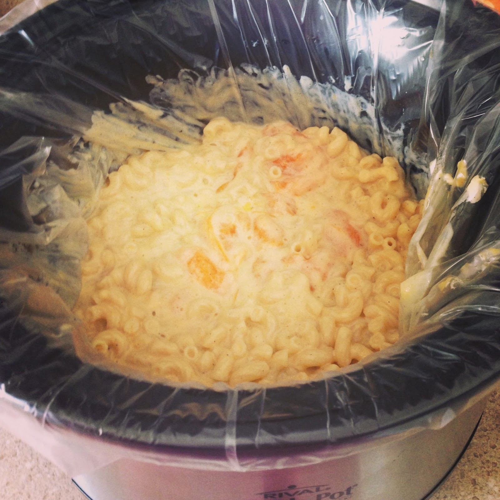 Just Add {red} Wine Slowcooker Mac & Cheese