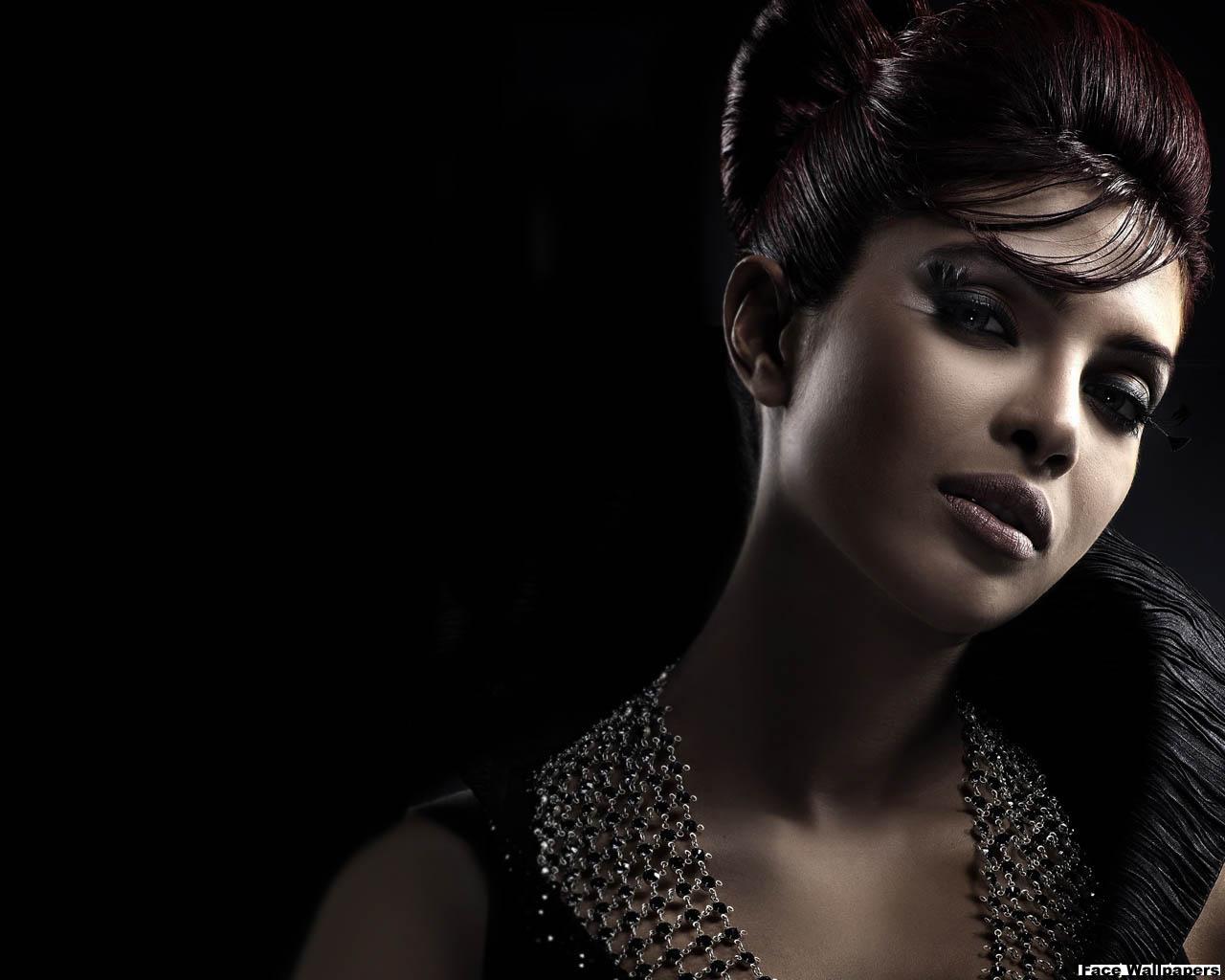 http://4.bp.blogspot.com/-5V_LYUN_85U/TkbHpOVxmyI/AAAAAAAAAOA/vUN9fG0QbYc/s1600/Priyanka_Chopra_Free_Download_High_Resolution_HD_HQ_Face_Wallpapers_559003.jpg
