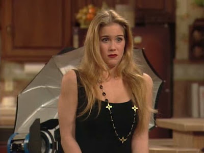 Kelly Bundy dumme Frau oder Genie Kelly Bundy dumme Frau oder Genie
