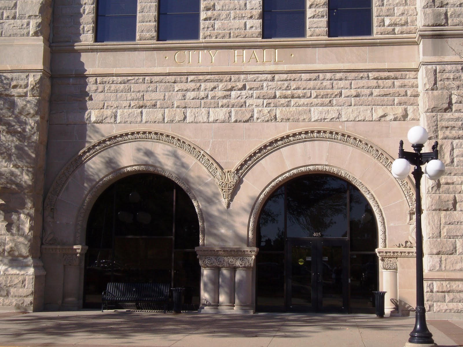 History and Culture by Bicycle SIOUX CITY, CITY HALL