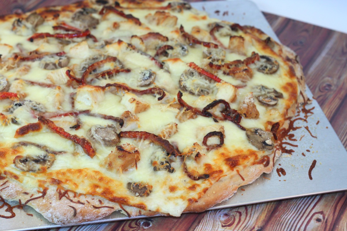 Crazy for Cookies and More White Garlic Cheese Sauce Pizza with